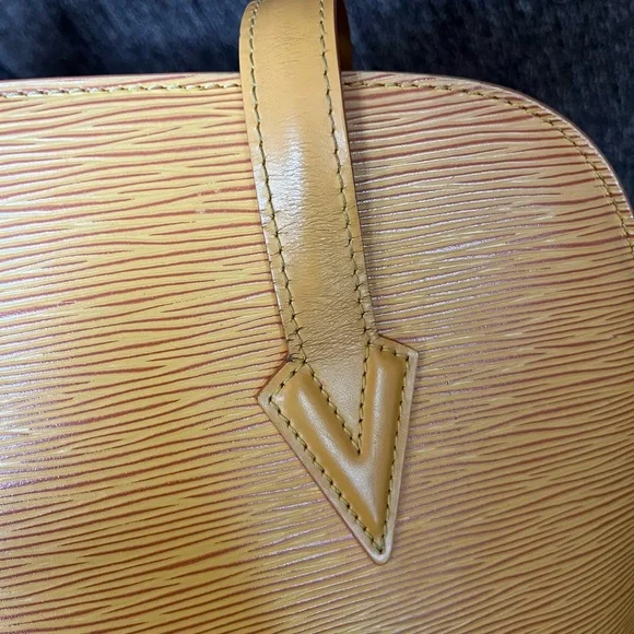 Lussac yellow epi - Picture 10 of 16